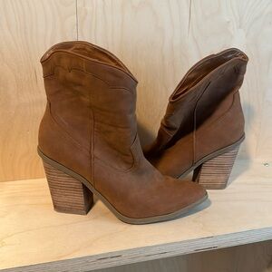 DV by Dolce Vita Brown Ankle Boots